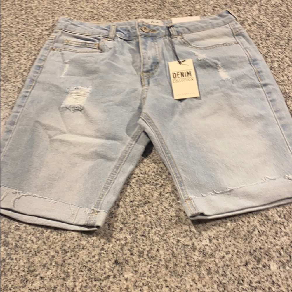 Denim distressed shorts